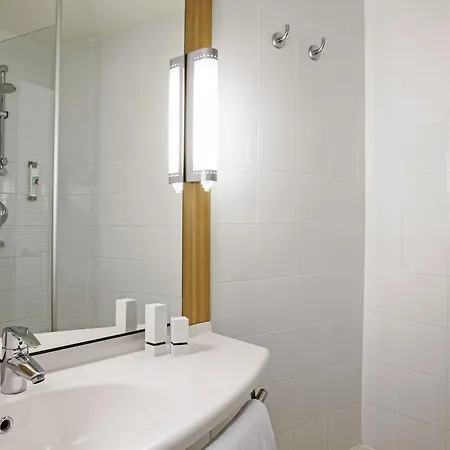 Hotel Ibis Porto Sul Europarque 2*