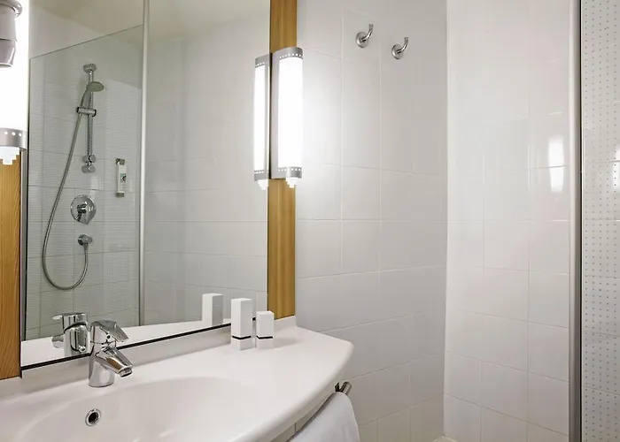 Hotel Ibis Porto Sul Europarque 2*